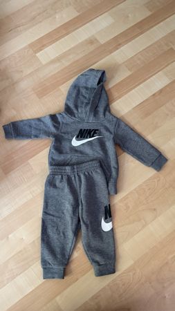 Kinder Trainingsanzug Nike grau Grösse 74-80cm