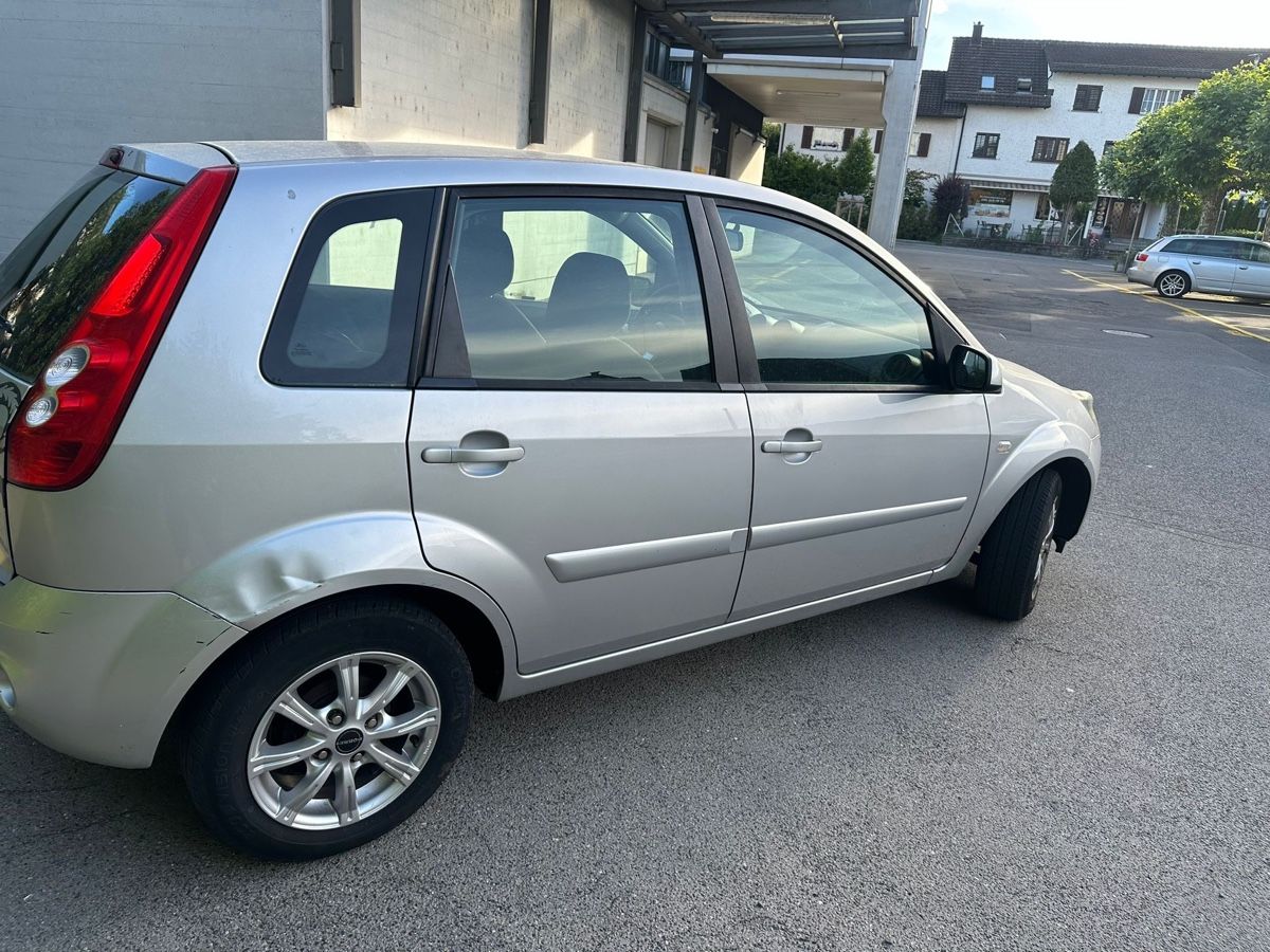 Ford Automobili: Ford Fiesta 1.4 Limousine  – Usato da Elgg venduto da Cherry777. 5