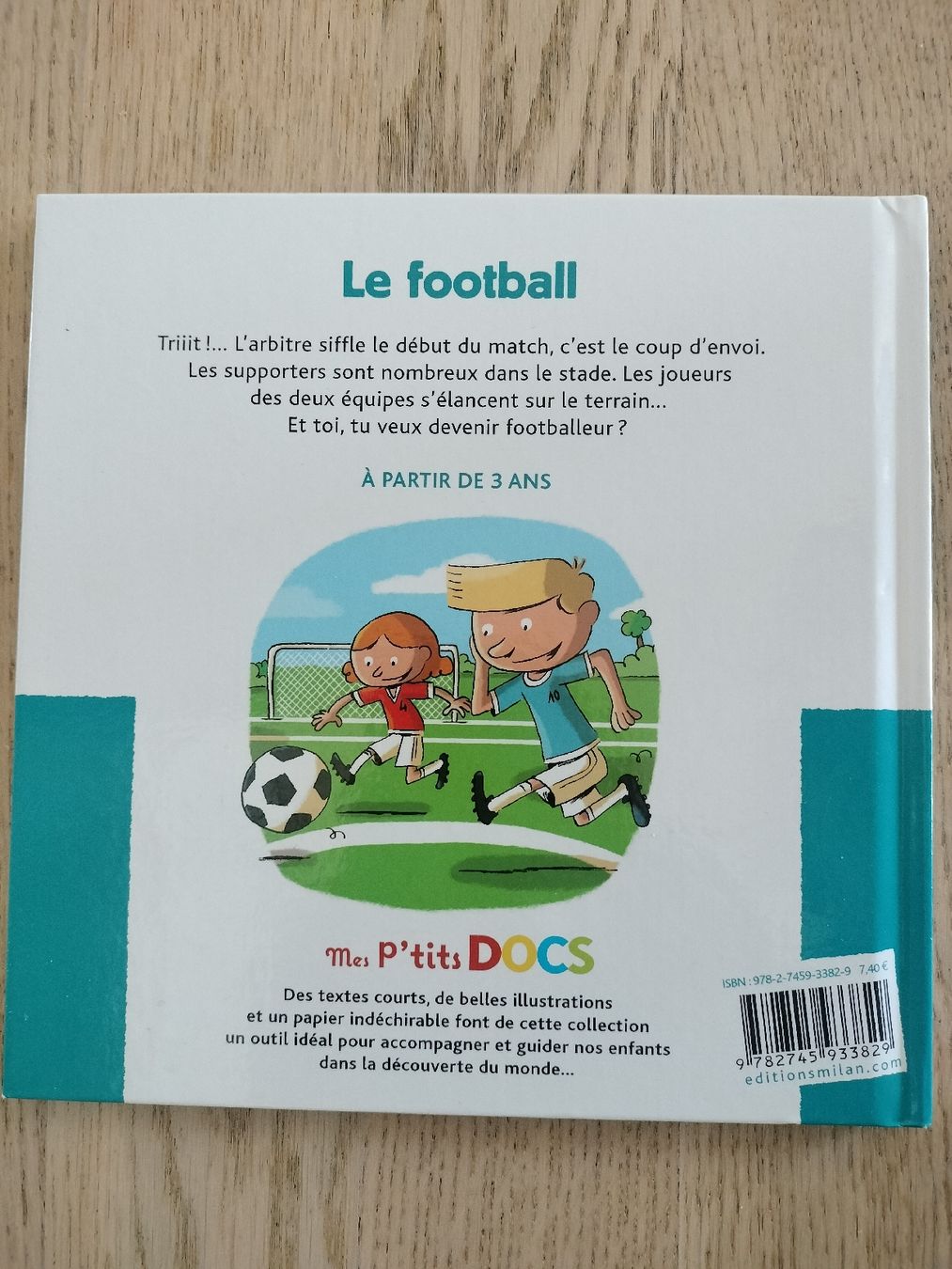 Bücher: "Le football" Mes P'tits Docs – Gebraucht aus Villars-sur-Glâne von Pilaune 1