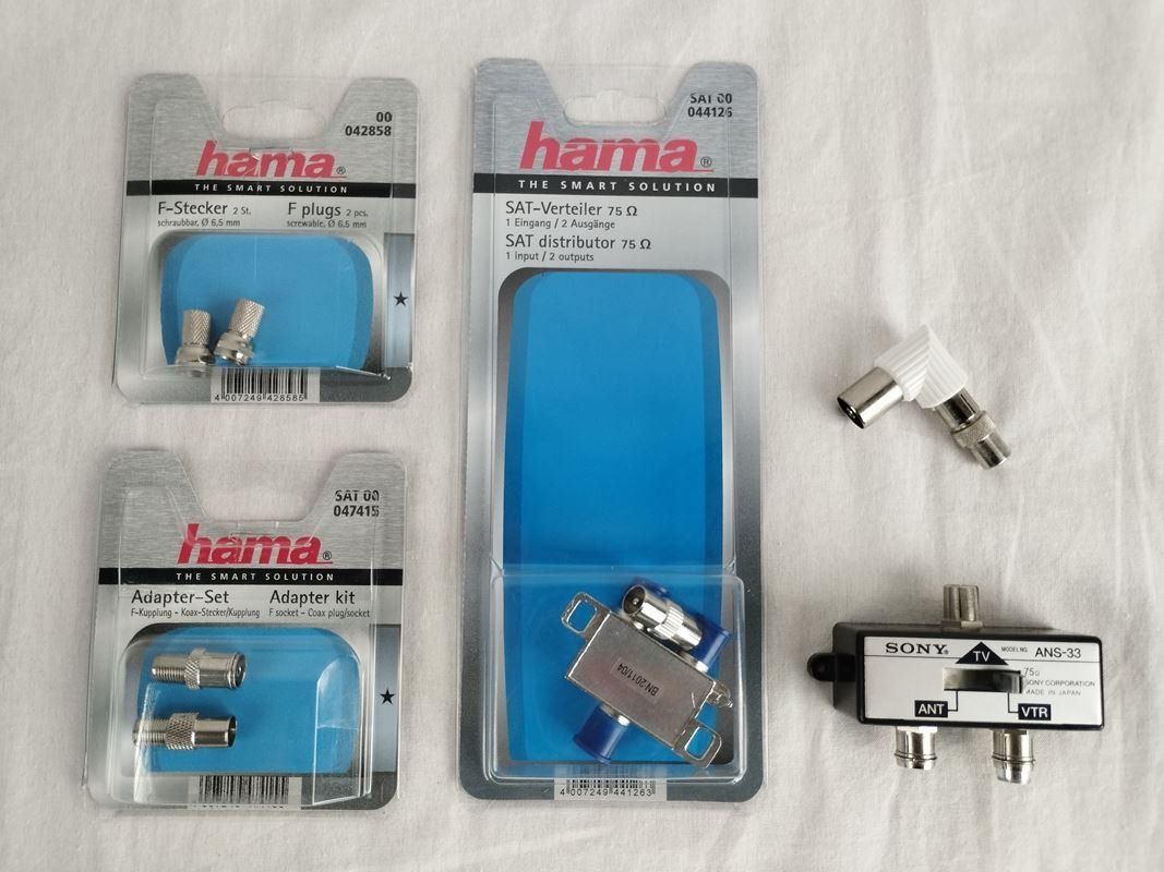 Hama Unità & Adattatore: HAMA Adapter- und Verteiler-Set – Usato da Schübelbach venduto da Restwert_Schubelbach