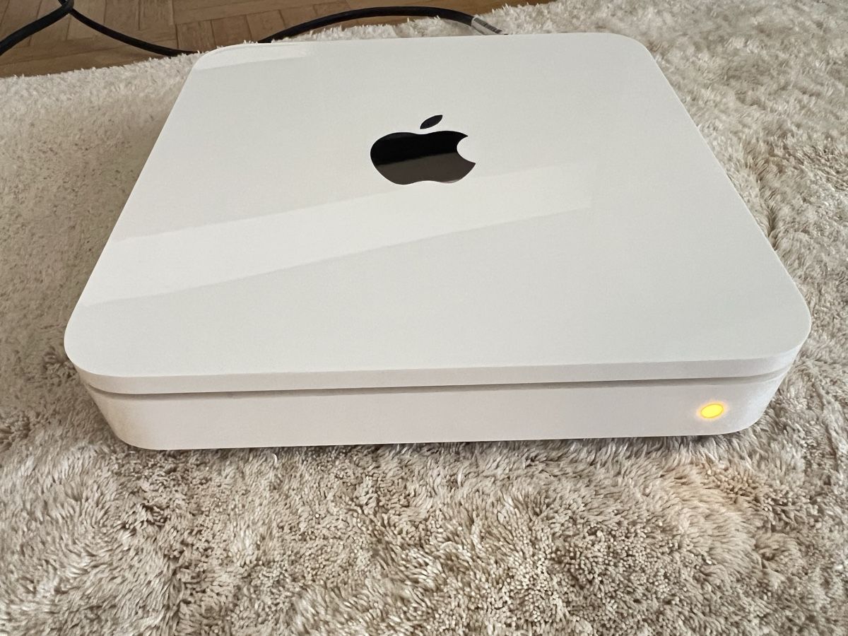 Apple Modem & Router: Apple Time Capsule 2TB A1409 – Usato da Unterengstringen venduto da Sehr1986