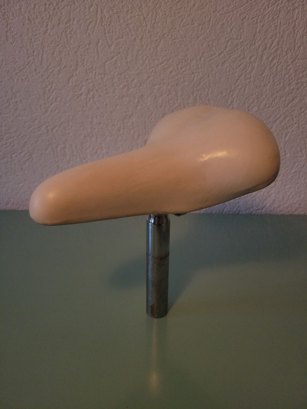 Pezzi di ricambio: Vintage Damenvelo-Velosattel – Usato da Zürich venduto da RepairandCare