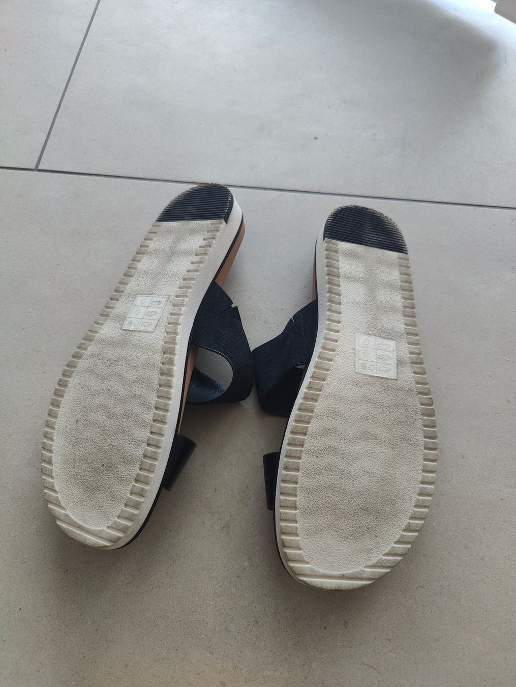 Scarpe da donna: vegane Sommerschuhe – Usato da Jona venduto da Curtis90 2