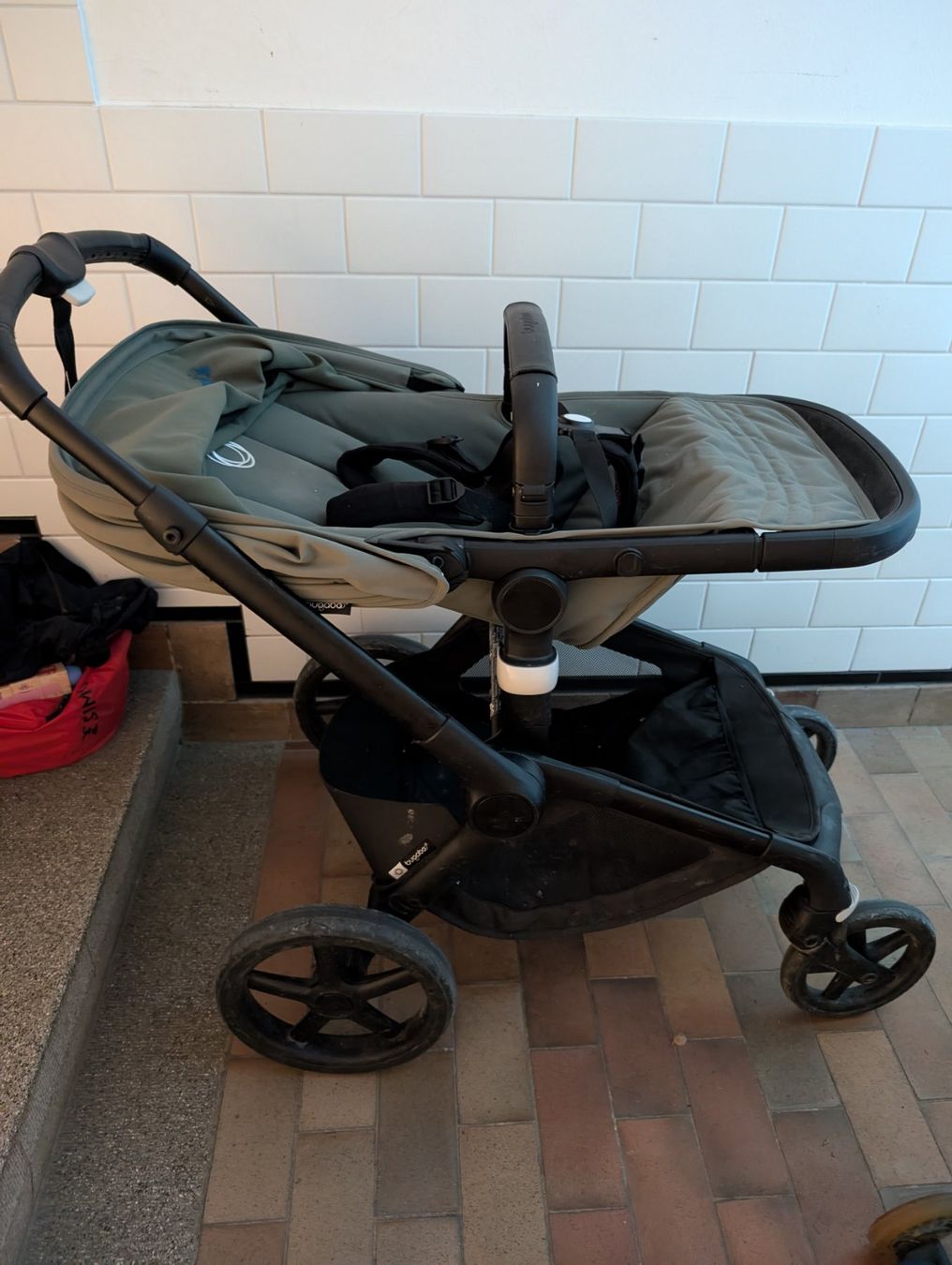 Bugaboo Carrozzine: Bugaboo Fox5 grün - all in set – Usato da Zürich venduto da JBB13 3