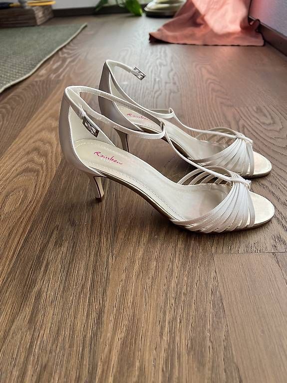 Scarpe da donna: Hochzeitsschuhe Riemedsandalette – Usato da Unterengstringen venduto da baj_2zfq 1