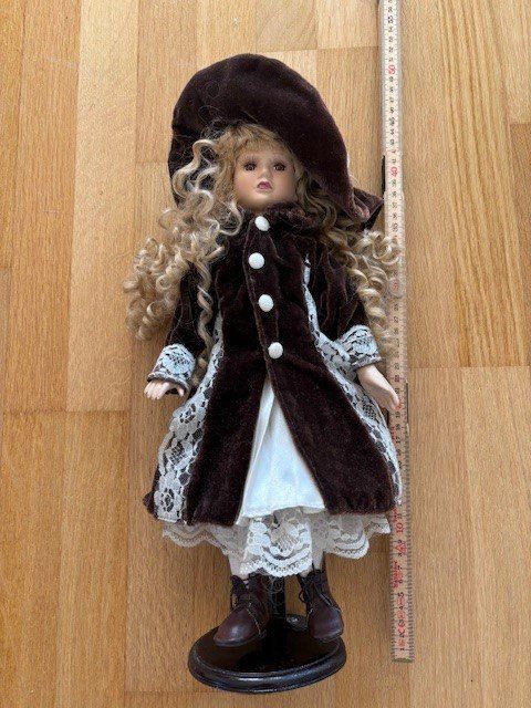 Puppen: Puppe mit langen Locken – Gebraucht aus Stansstad von AnetteH 3