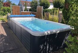 Neuwertiger Premium-Schwimmspa 5.90 m
