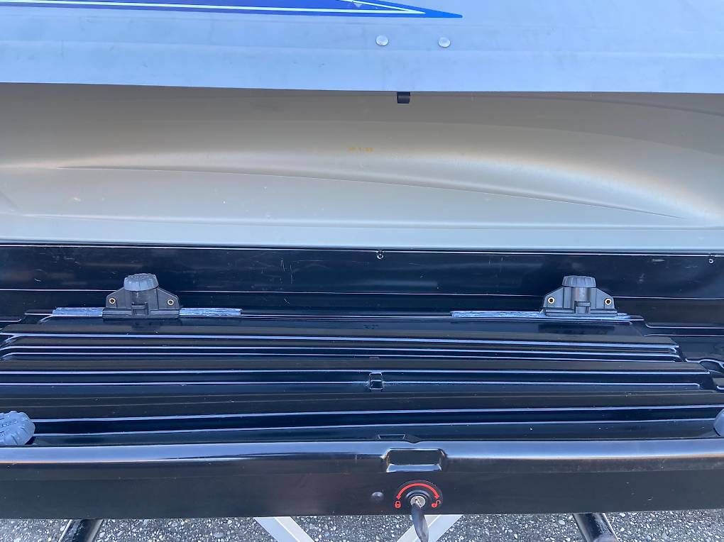Box da tetto: Dachbox Thule Pacific 600 mit oder ohne Träger – Usato da Leuzigen venduto da Doppelrad 2