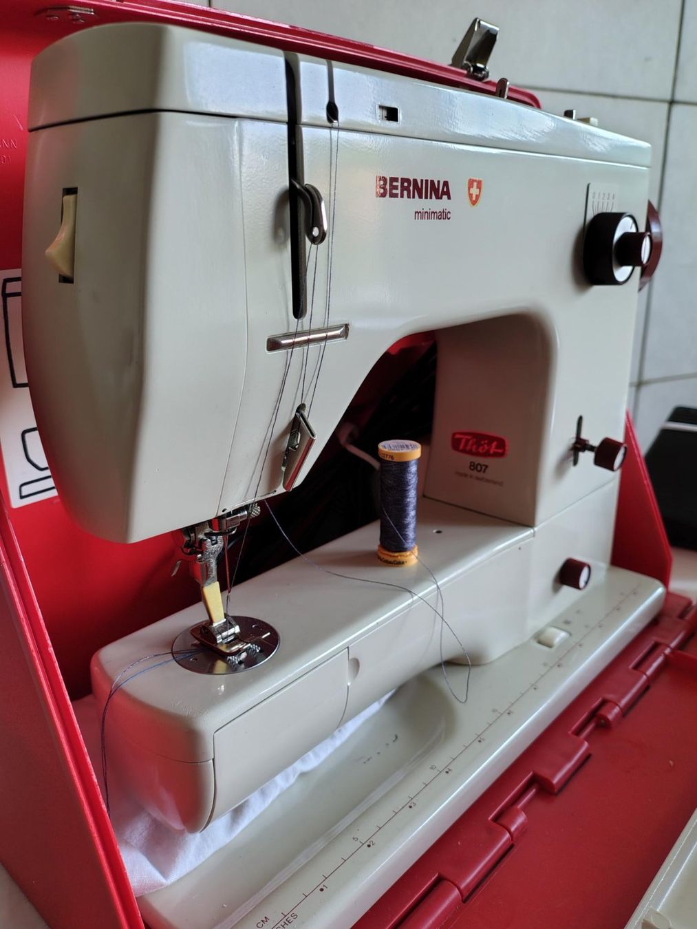Macchine da cucire: Bernina Minimatic 807 – Usato da Zürich venduto da Oscarlatti 1