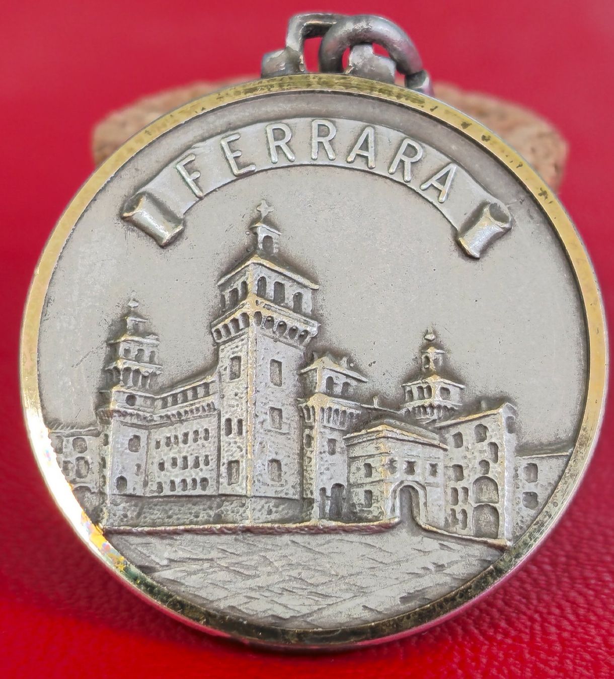 Medaglie: Anhänger "COMUNE DI FERRARA" mit Castello Estense – Usato da Zürich venduto da Tanteemma369 1