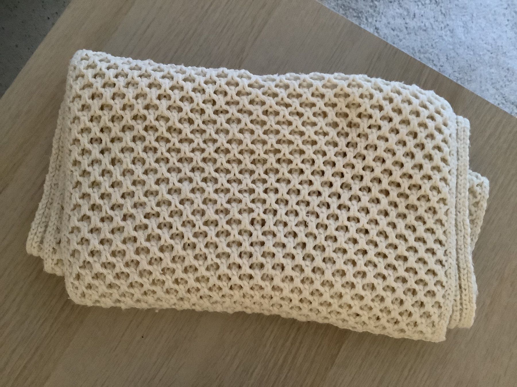 Foulards, Tücher & Schals: White / beige scarf for woman – Gebraucht aus Zürich von eli_685m 1
