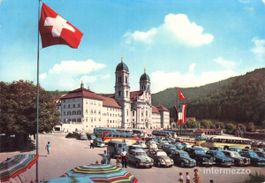 Einsiedeln SZ // ca. 1960 Kloster Oldtimer Bus alte Autos