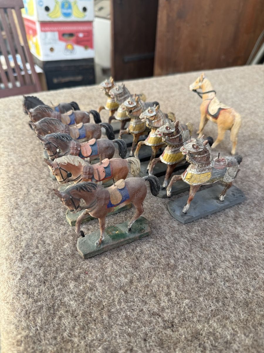 Spielzeuge: 13 figurines de chevaux – Gebraucht aus Fribourg von Ardoffel 1