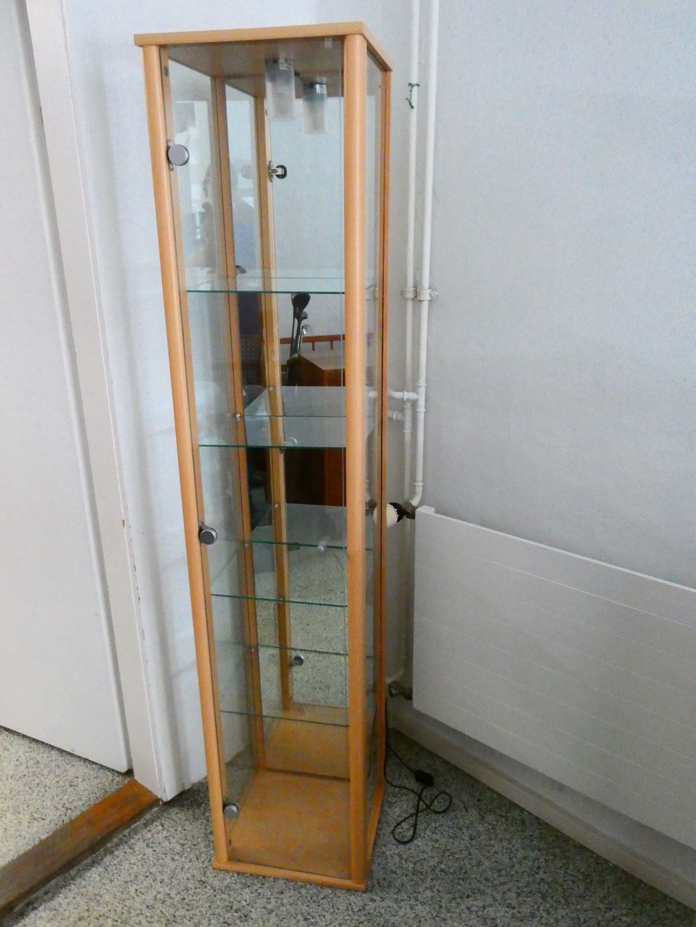 Vetrine: kleine Vitrine mit Beleuchtung – Usato da Rafz venduto da Powacaddy 1