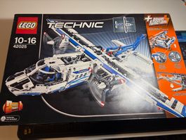 LEGO Technic: Frachtflugzeug (42025)