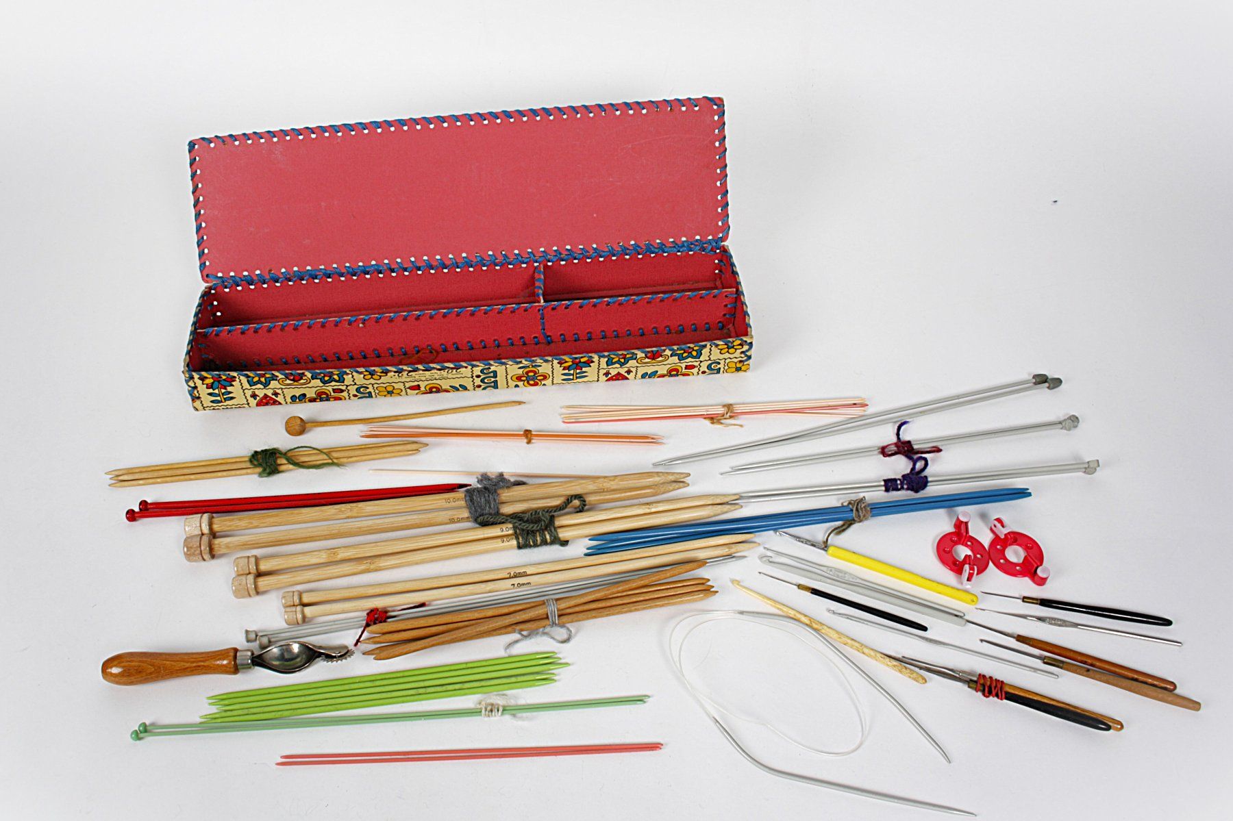 Kit bricolage: Grosses Strick-/ und Häkelset – Usato da Zollikofen venduto da Restwert_Zollikofen 3