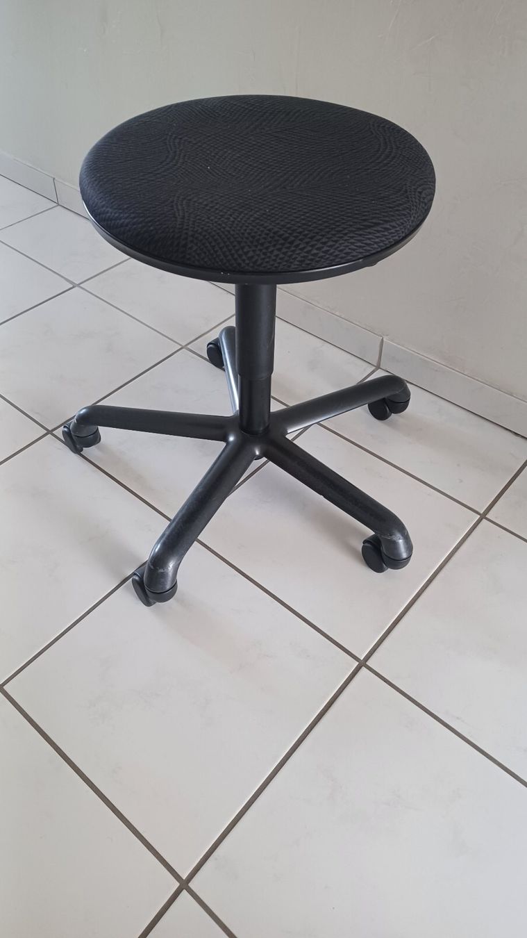 Hocker: Profi-Hocker – Gebraucht aus spreitenbach von Acmc