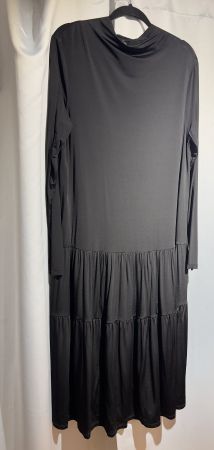 Elegantes schwarzes Maxikleid