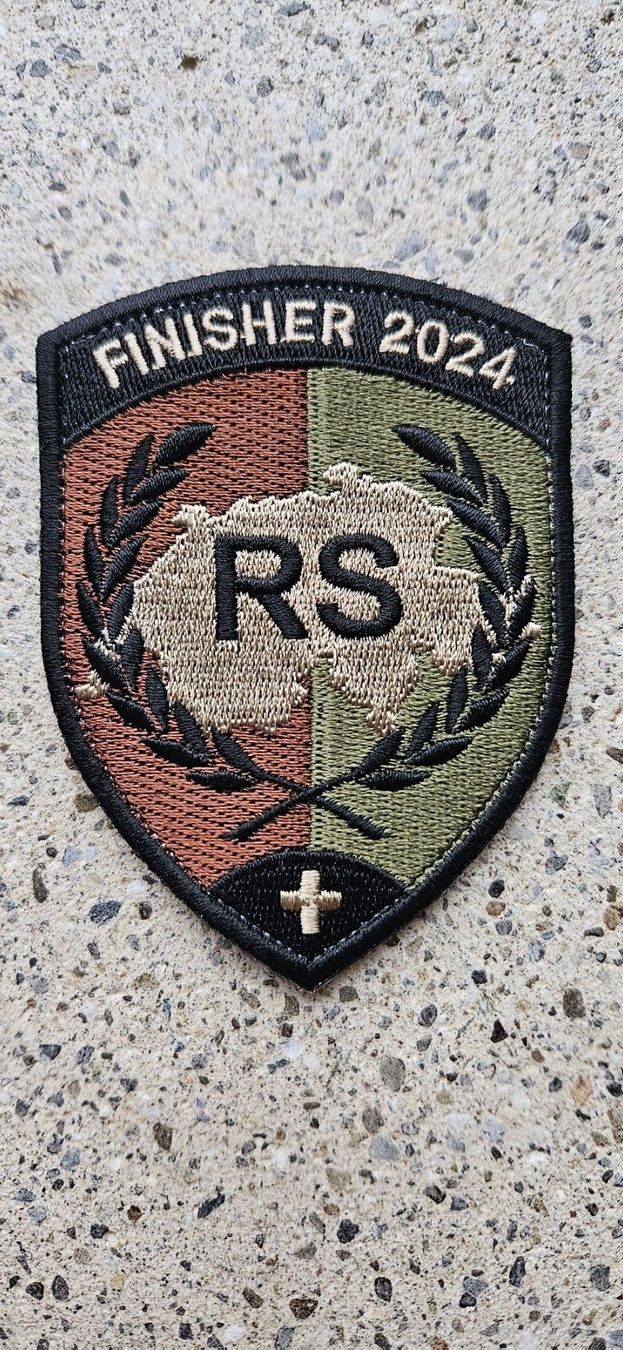Schweizer Armee Placchette & Badge: *** Badge Finisher 2024 mit klett *** – Nuovo e nell'imballaggio originale da Riedholz venduto da fr_sIruP