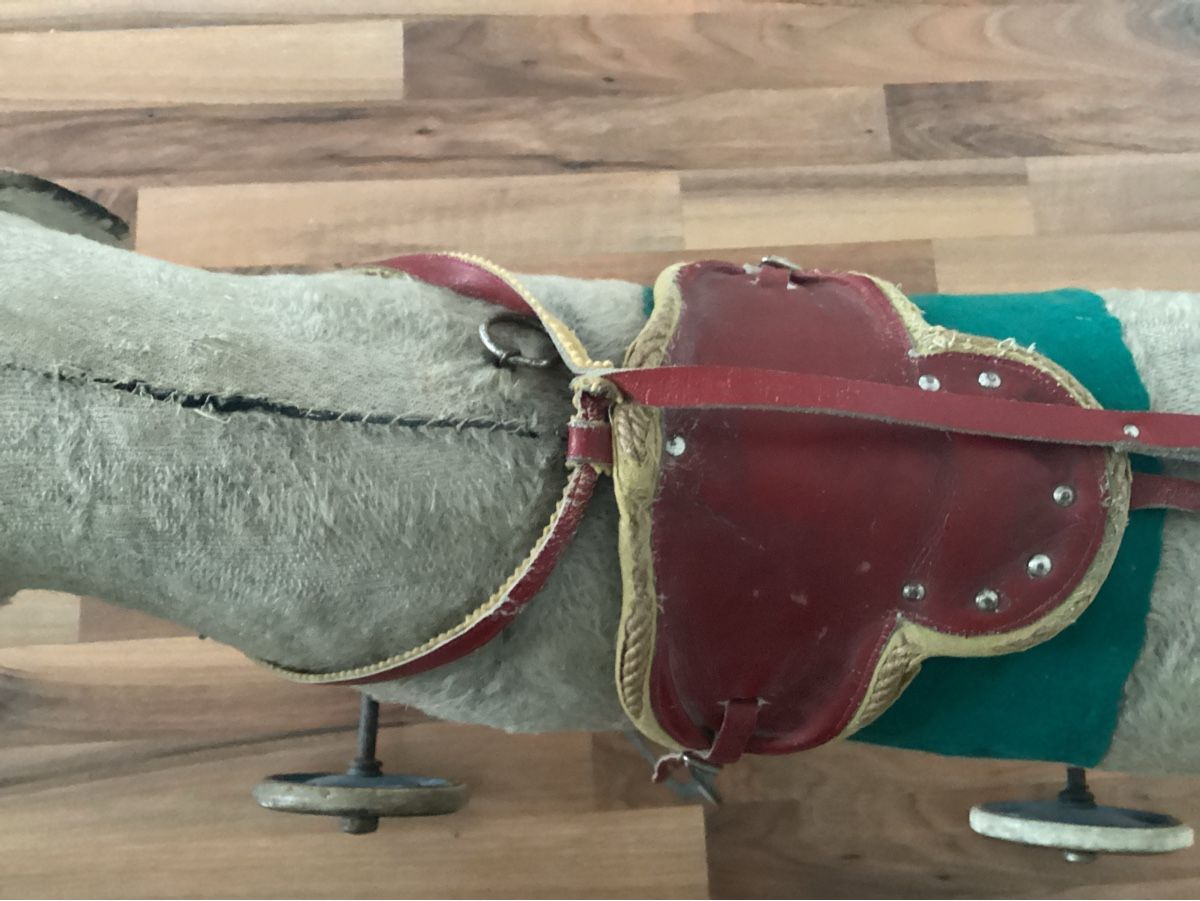 Steiff Giocattoli: ALTER STEIFF ESEL AUF RÄDER – Usato da Münchenstein venduto da NoSu98 6
