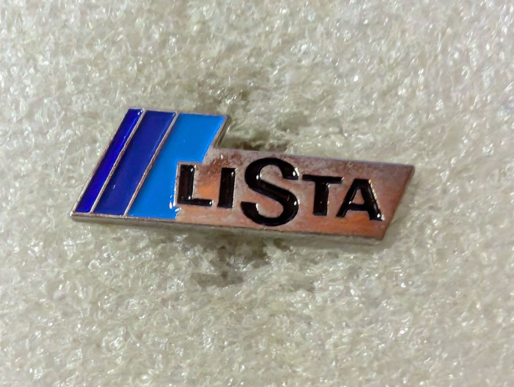 Placchette & Badge: Ansteckpin 124: Lista – Usato da Oppligen venduto da Pin-Fall-Shop