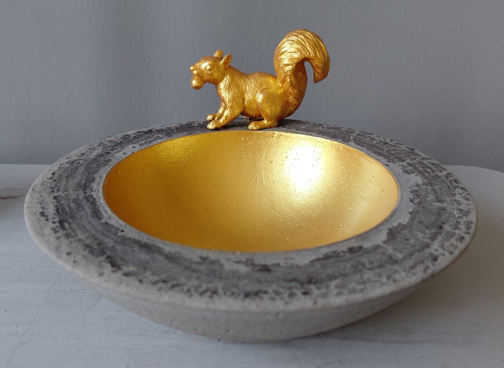 Alle Dekorationen: Betonschale mit Eichhörnchen  – Neu (gemäss Beschreibung) aus Wallisellen von Muggeli1970 1