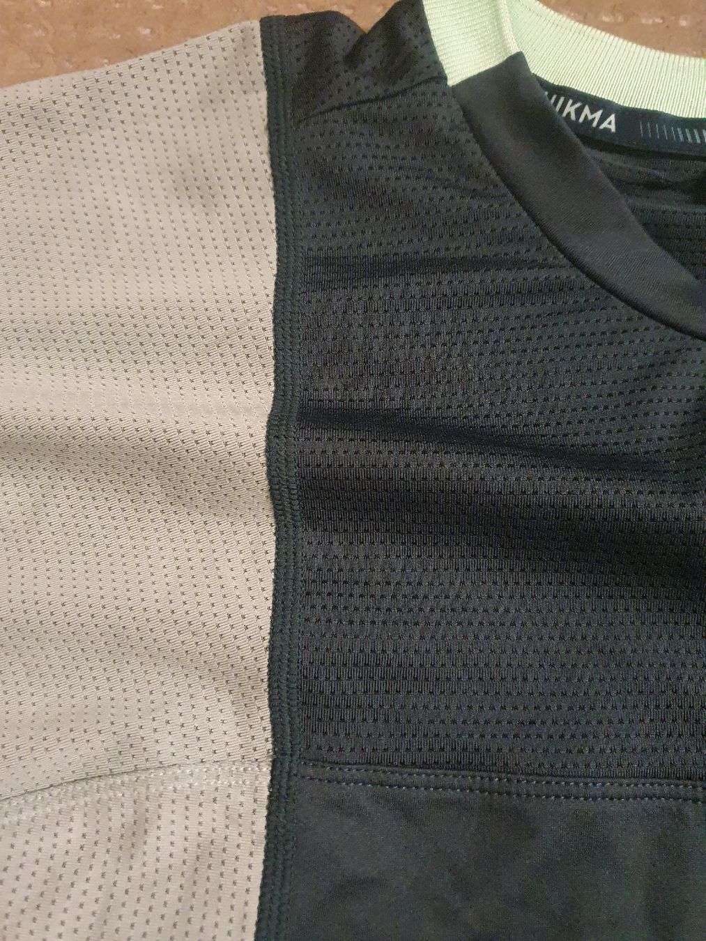 T-shirt: sporttshirt s – Nuovo (secondo la descrizione) da Muttenz venduto da Ela_Manu 2