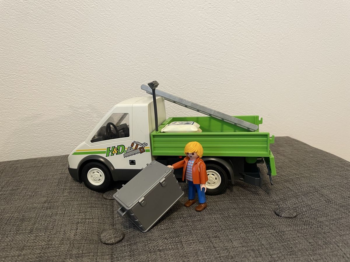 Playmobil Spielzeuge: Playmobil-LKW mit Zubehör – Gebraucht aus Chur von Tsambiko 4