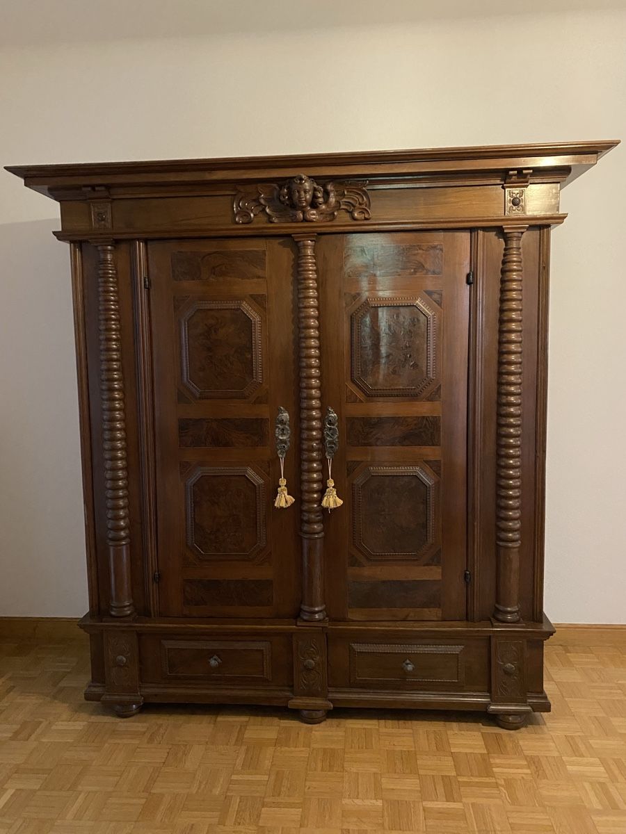 Armadi: Barockschrank – Usato da Luzern venduto da Gustav-33