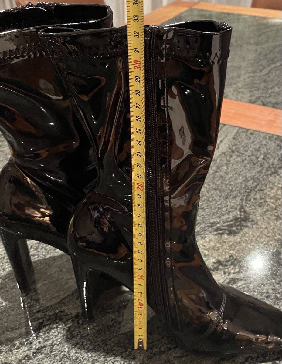 Scarpe da donna: Lack Stiefel Schwarz, Gr. 39, Neu – Nuovo (secondo la descrizione) da Pfaffnau venduto da Loefibu 7