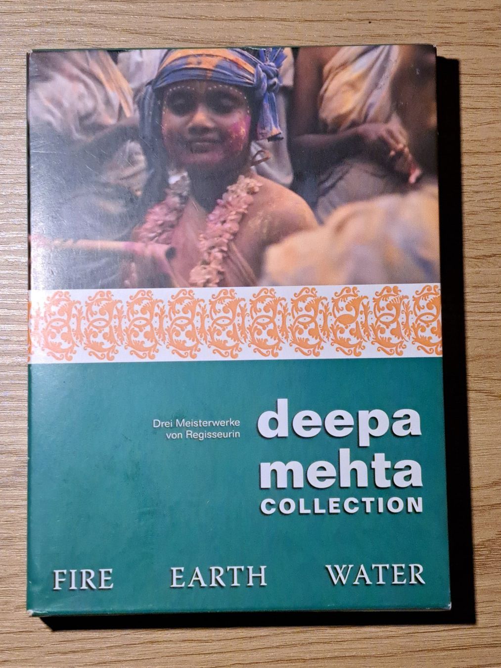 Tutti i DVDs: Deepa Mehta Collection: FIRE, EARTH, WATER, Boxset 3 Filmen – Nuovo (secondo la descrizione) da Unterseen venduto da Kanica