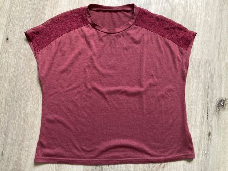 Sommerliches Shirt mit Spitze, Gr. L, weinrot