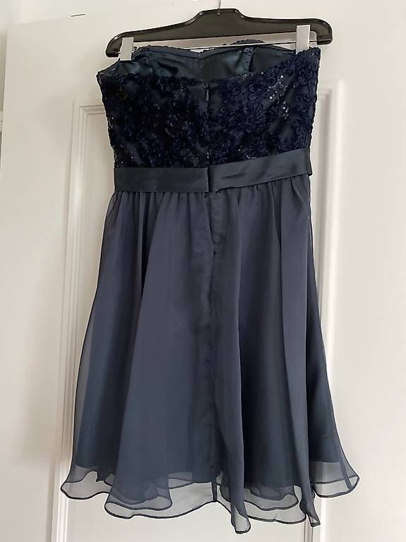 Vestiti: Abendkleid dunkelgrau, kurz – Usato da Bütschwil venduto da syb_27mb 1