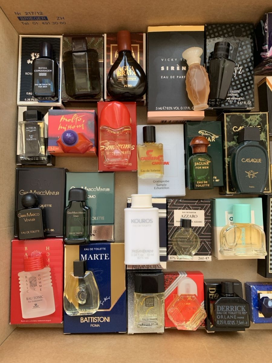 Parfum & Eau de Toilette: Parfum Miniaturen – Gebraucht aus Hochdorf von Blume007