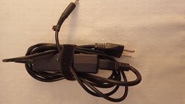Ladegerät / Adapter output 19.5V, 3.33 A