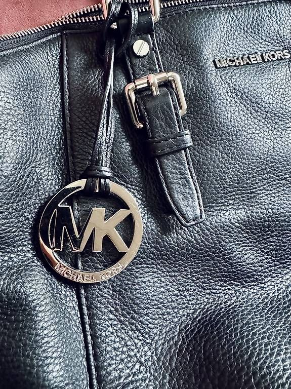 Borse da donna: Michael Kors Tasche, schwarz, mittelgross – Usato da Biel/Bienne venduto da l.v.ds 2