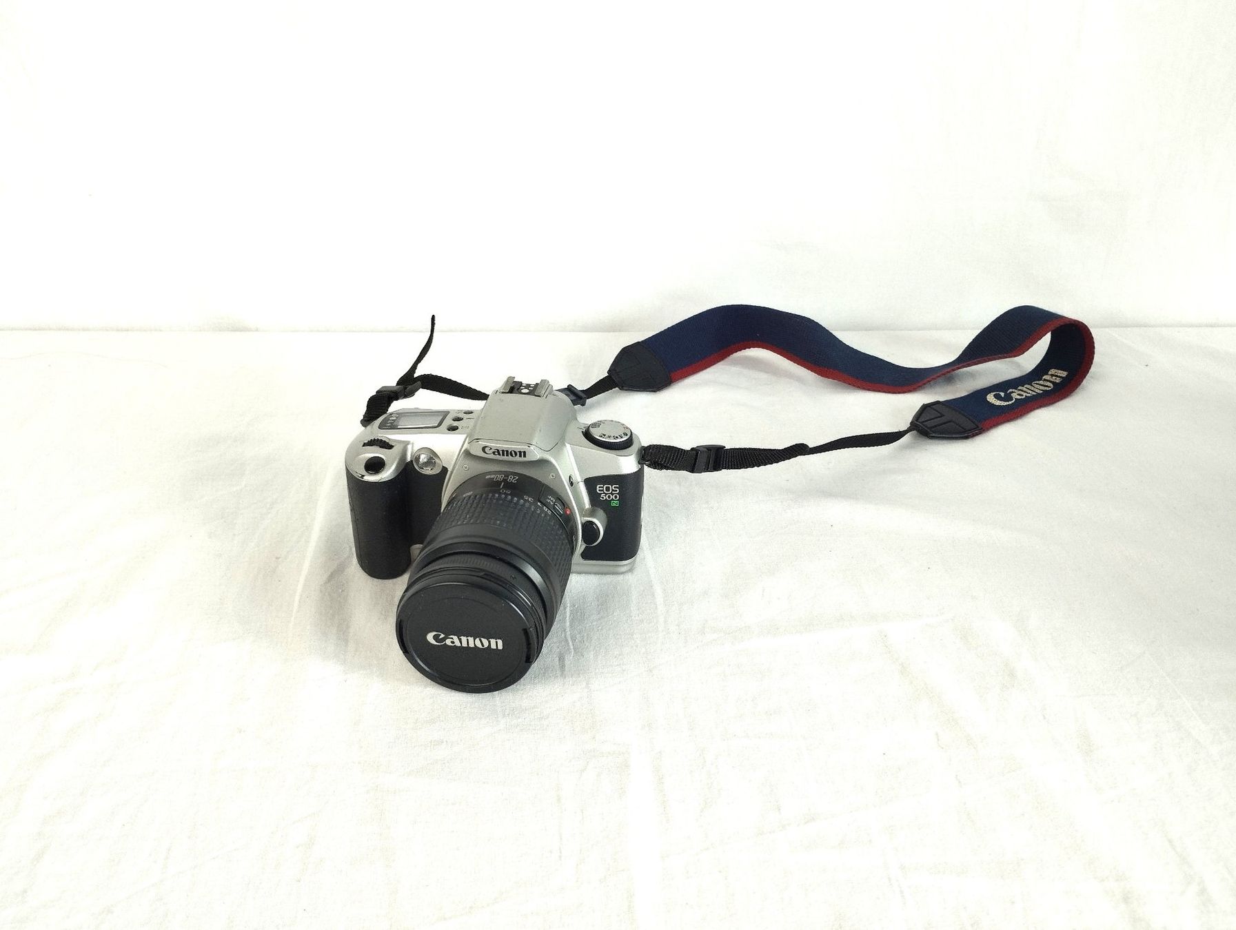 Canon Fotocamera: CANON EOS 500N Set mit Tasche und 2 Objektiven – Difettoso da Schübelbach venduto da Restwert_Schubelbach 2