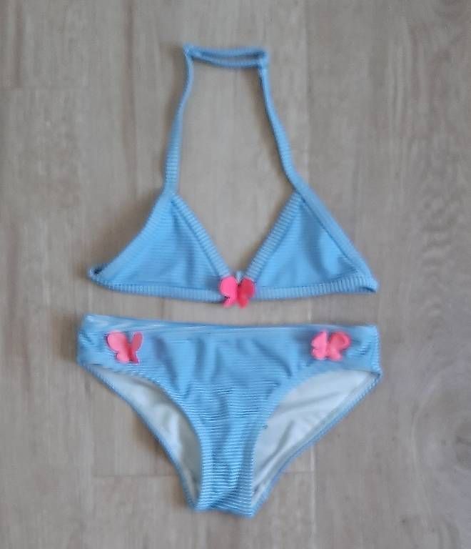 Costumi da bagno & Bikini: Herziger Bikini hellblau/weiss gestreift Gr. 104 – Usato da Bütschwil venduto da enzian008