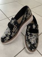 Zara Woman Slipper, Grösse 39, Schwarz mit Blumenmuster