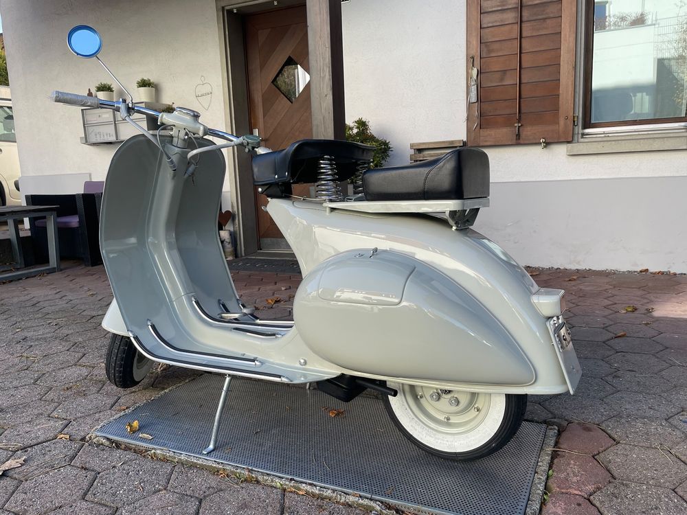 Wunderbar Vespa Faro Basso Bildnull