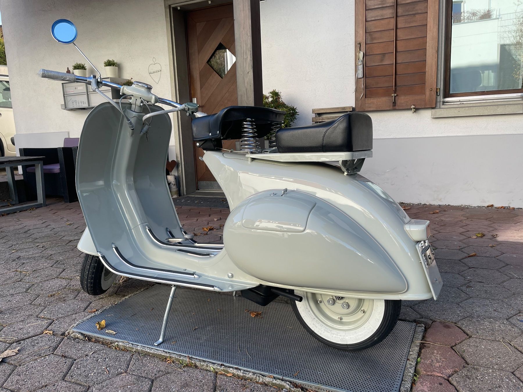 Vespa Scooter: vespa faro basso vn1t – Usato da Edlibach venduto da Struzzo 2