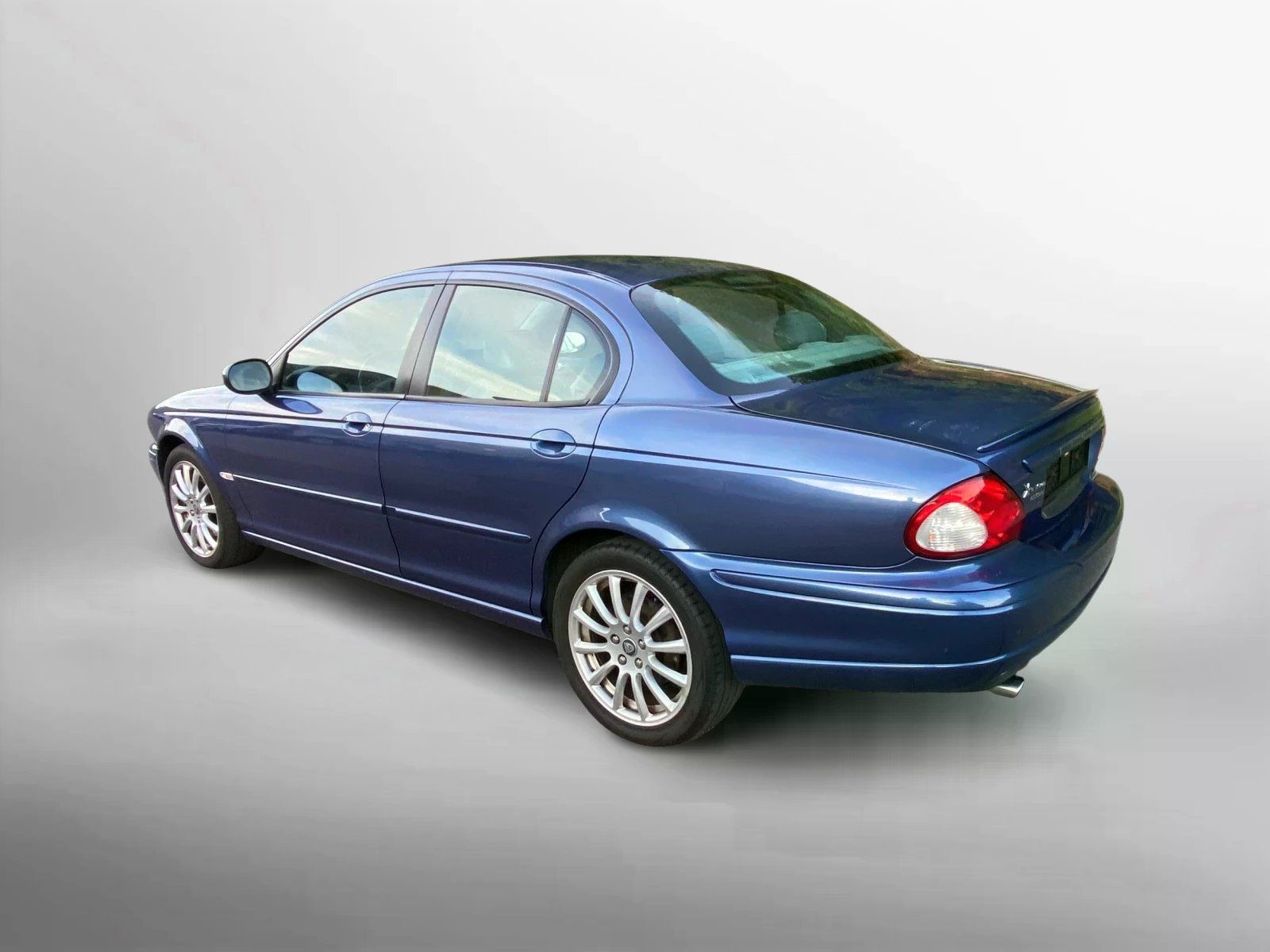 Jaguar Automobili: Jaguar X-Type 2.5l V6 SP – Difettoso da Wangen an der Aare venduto da Swiss-liq24 2