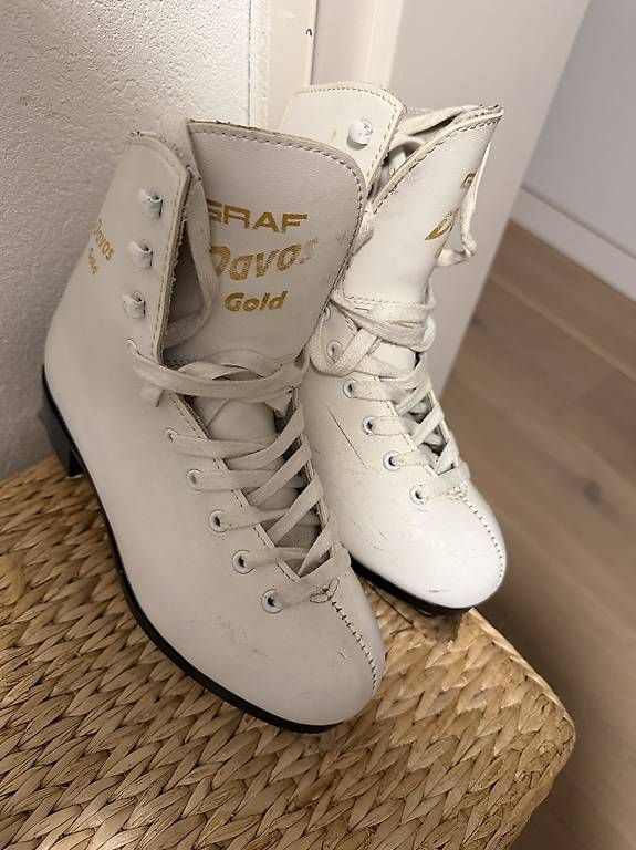 Pattini da ghiaccio: Schlittschuhe Gr35 – Usato da Waltenschwil venduto da Flow1986 1