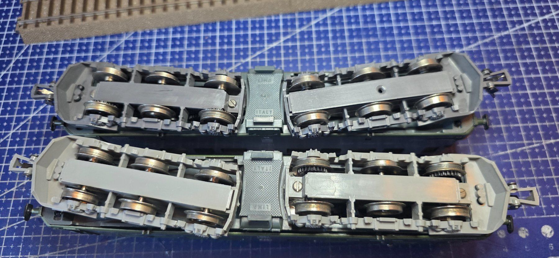 Lima Modellini di ferrovie: Lima Ae6/6 2 stück H0/DC Analog – Usato da Hochfelden venduto da Danizh0 3
