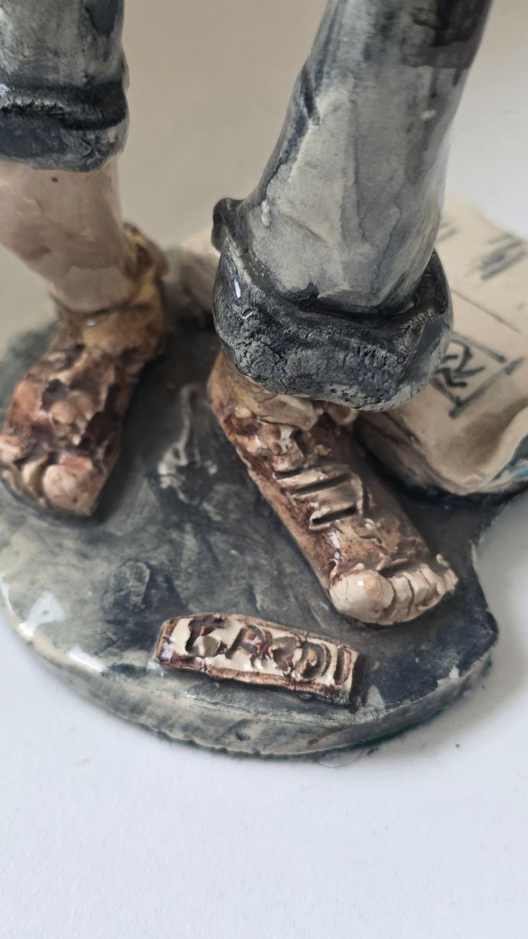 Figurines: Keramikfigur Junge mit Zeitung handgemacht – D'occasion à Wittenbach par rose_rosi 8