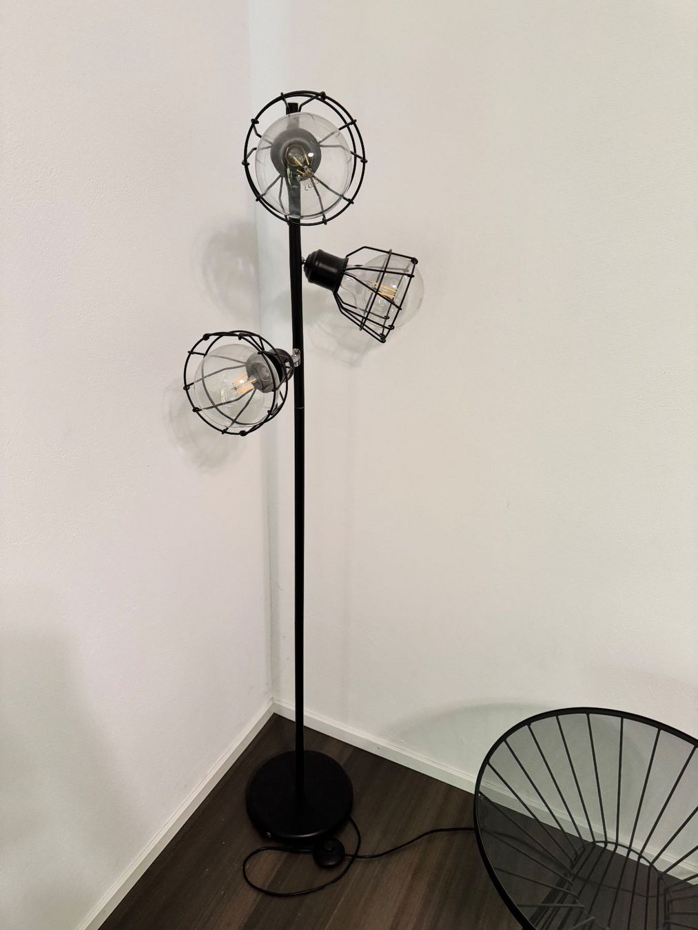 Lampes: Lamp Schwarz Metall – D'occasion à Buttwil par Polina_Belin