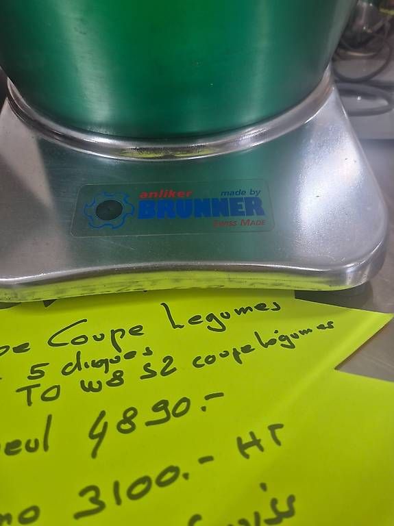 Komplettküchen: Coupe légumes professionnel – Gebraucht aus Etagnières von sav_lwd5 1