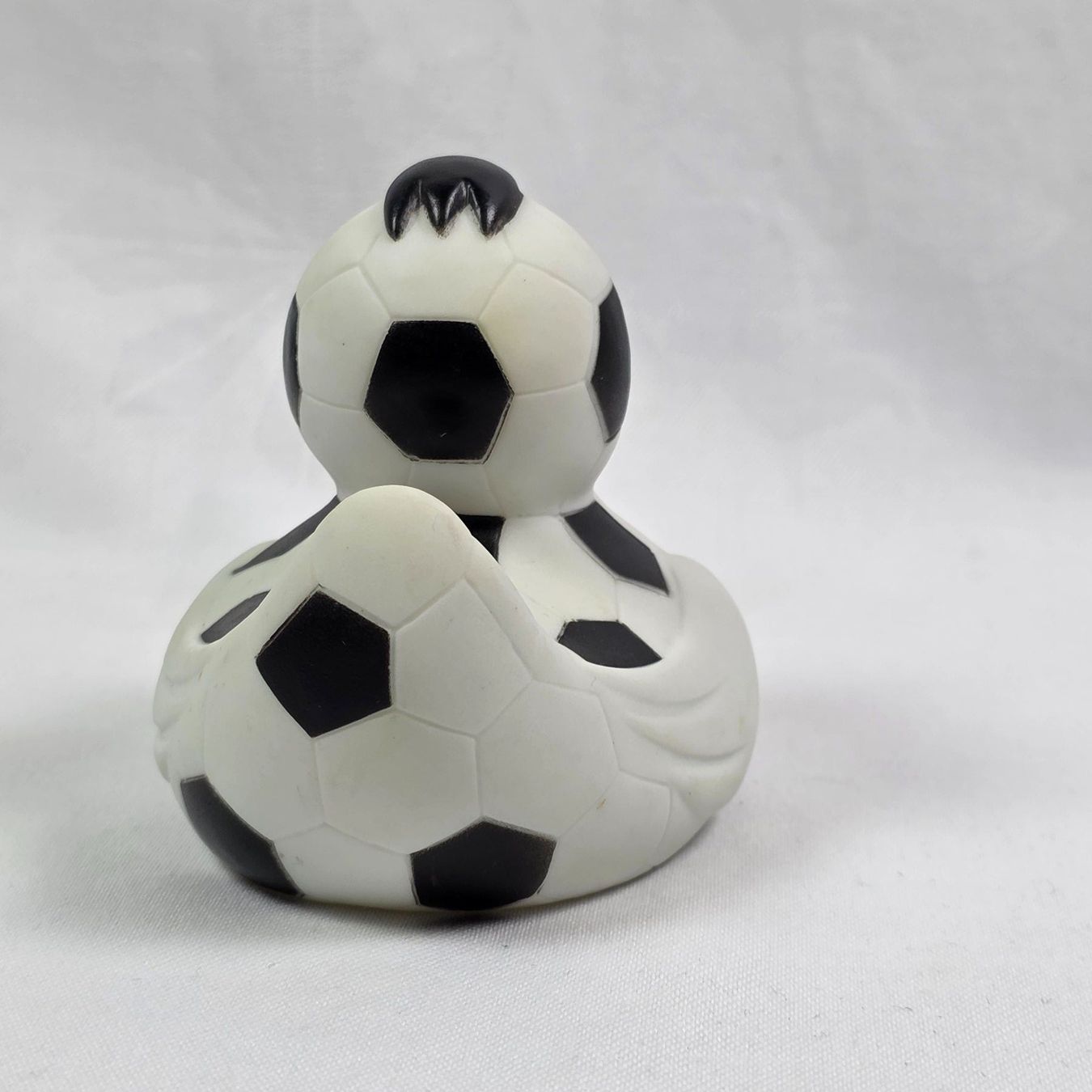 Giocattoli: Badeente / Gummiente im Fussball Design – Usato da Wald ZH venduto da Martin79 3