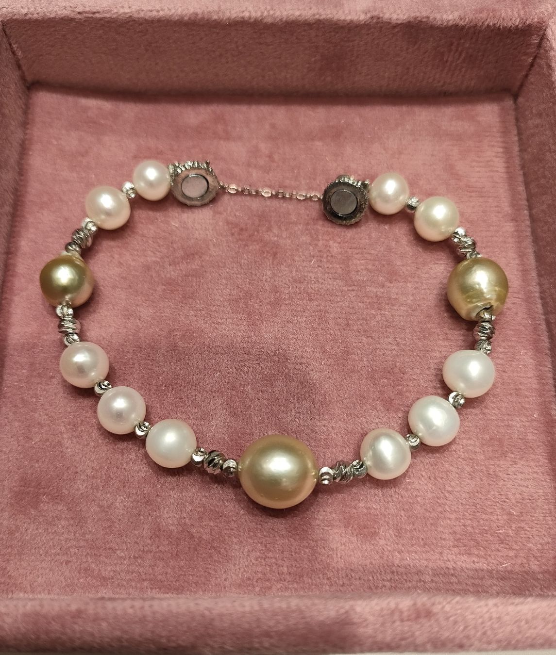 Bracciali & Braccialetti: Süsswasserperlen Armband mit Magnet – Nuovo (secondo la descrizione) da Bern venduto da Lidia.5 1