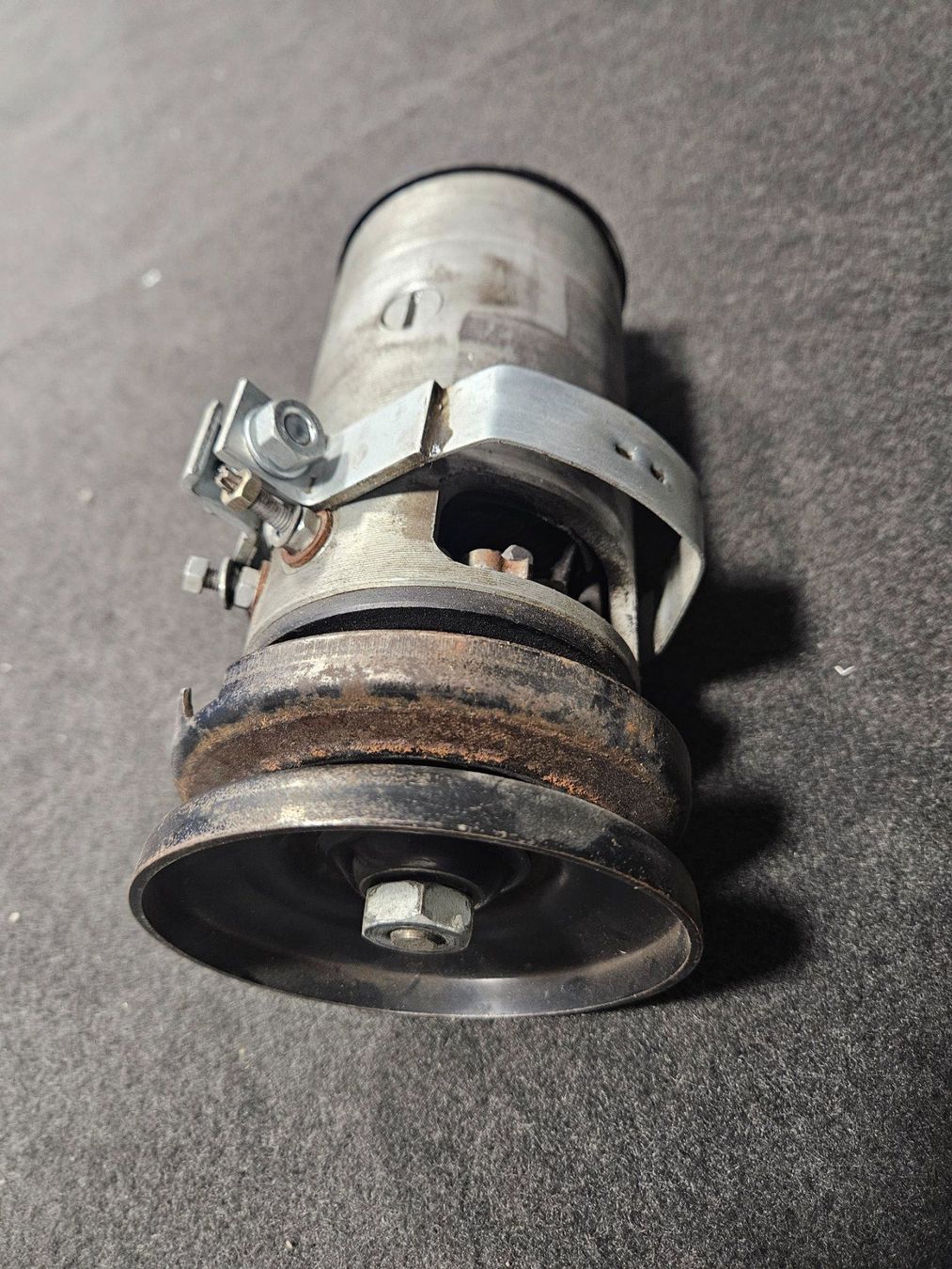 Volkswagen Tutti pezzi di ricambio auto: 6V Lima zu VW Käfer – Usato da Kallnach venduto da Aircooler